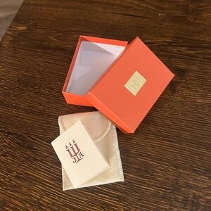James Avery Orange Jewelry Box with Cream Pouch